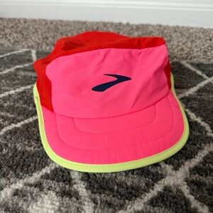 💪🏻 Brooks Neon Pink/Red/Yellow Soft Pocket Running Hat